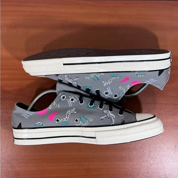 Converse NEW Chuck Taylor 70 Ox Dolphin Gray Unisex Shoe Size 10.5 or 12.5 - Picture 2 of 8